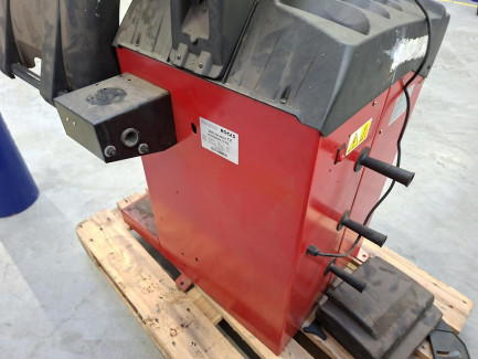 Zdjęcie przedmiotu: Workshop equipment set (VIAKEN X520 air conditioning service station, ROCKS OK.-08.3100 wheel balancer)