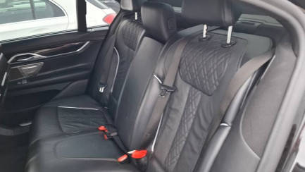 Zdjęcie przedmiotu: BMW 740D xDrive Steptronic