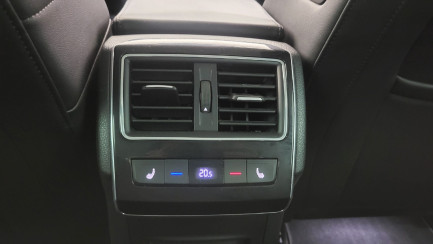 Zdjęcie przedmiotu: Skoda Superb 2.0 TDI SCR 4x4 L&K DSG