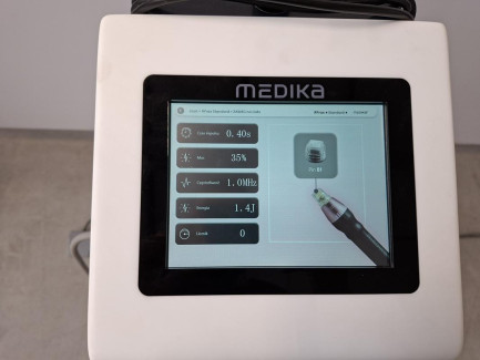 Zdjęcie przedmiotu: MEDICA RFRAX cosmetic device