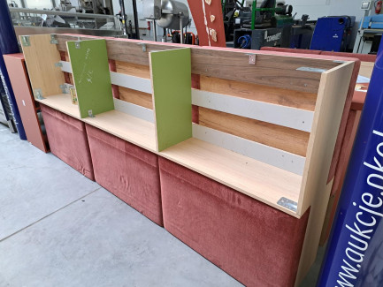 Zdjęcie przedmiotu: Restaurant equipment (sofas and shelves)