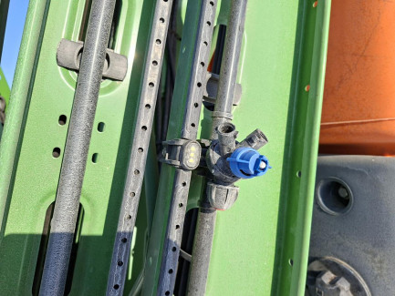 Zdjęcie przedmiotu: AMAZONE UF 2002 mounted sprayer + FT 1001 front tank