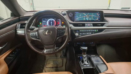 Zdjęcie przedmiotu: Lexus ES300H Elegance