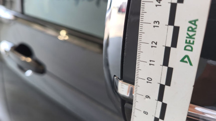 Zdjęcie przedmiotu: LAND ROVER Discovery V 3.0 D250 mHEV S