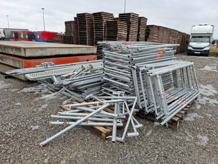 Zdjęcie przedmiotu: Elements of facade scaffolding of the DELTA 70 system