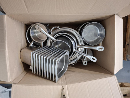 Zdjęcie przedmiotu: A set of catering equipment