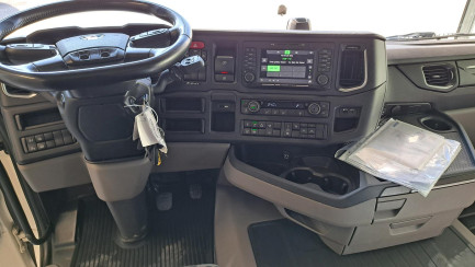 Zdjęcie przedmiotu: SCANIA R460 E6 18.0t Highline
