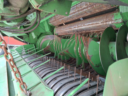 Zdjęcie przedmiotu: Прес-підбирач JOHN DEERE V451HR