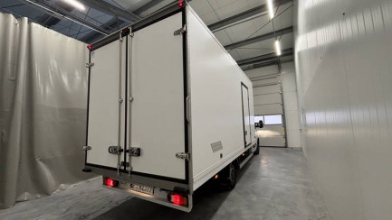Zdjęcie przedmiotu: Renault Master FWD 2.3 dCi E6 3.5t L3H1 Extra S&S+E 