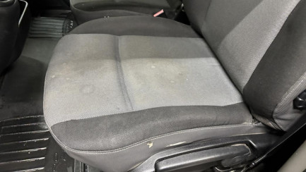 Zdjęcie przedmiotu: Renault Master RWD dCi E5 3.5t L3H3 Pack Clim HD