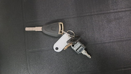 Zdjęcie przedmiotu: FRUGAL LT-S14 slow-moving electric vehicle