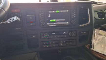 Zdjęcie przedmiotu: SCANIA R460 Super E6 18.0t 4x2 NA Highline