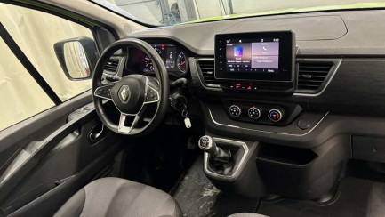 Zdjęcie przedmiotu: RENAULT/CARPOL TRAFIC Kombi 2.0 dCi E6d 3.1t Equilibre