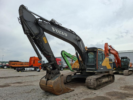 KOPARKA GĄSIENICOWA VOLVO EC250EL