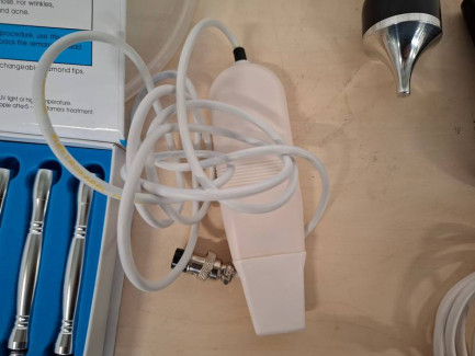 Zdjęcie przedmiotu: Set of cosmetic devices (Medika Carboxytherapy device + Medika Basic cosmetic combine)