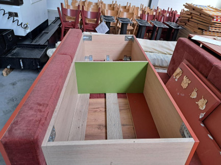 Zdjęcie przedmiotu: Restaurant equipment (sofas and shelves)