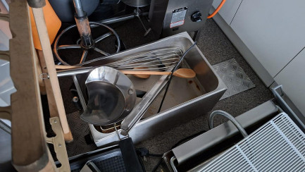 Zdjęcie przedmiotu: AM AM KEBAB TENSA TE22 food trailer