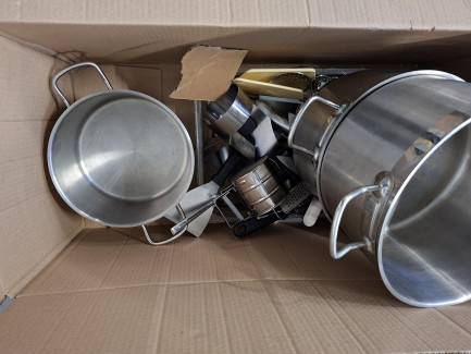 Zdjęcie przedmiotu: A set of catering equipment