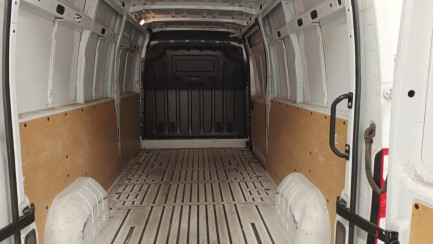 Zdjęcie przedmiotu: Renault Master FWD 2.3 dCi E6d 3.5t L3H3 Pack Clim