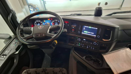Zdjęcie przedmiotu: SCANIA R460 Super E6 18.0t 4x2 NA Highline