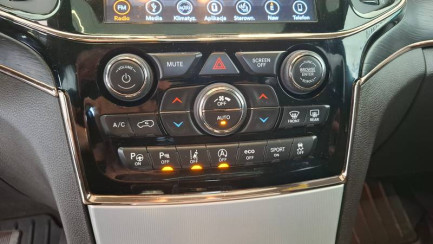 Zdjęcie przedmiotu: Jeep Grand Cherokee 3.0 CRD Overland Summit