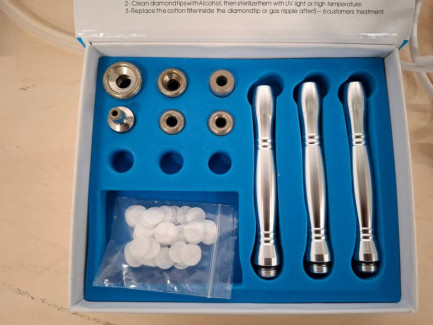 Zdjęcie przedmiotu: Set of cosmetic devices (Medika Carboxytherapy device + Medika Basic cosmetic combine)