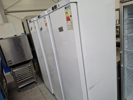 Zdjęcie przedmiotu: A set of catering equipment